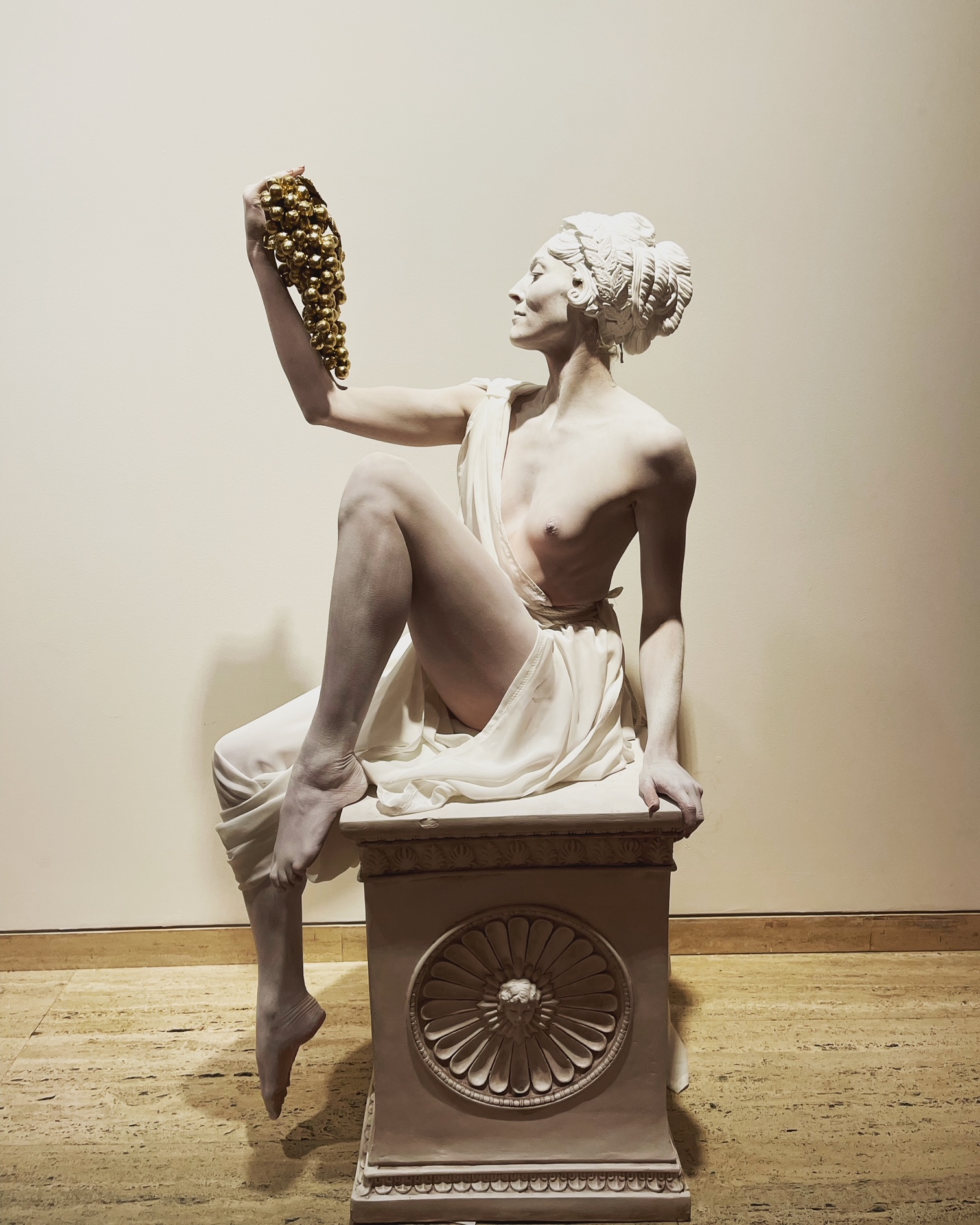 Balmain - Archibald Viewing - Human Statues