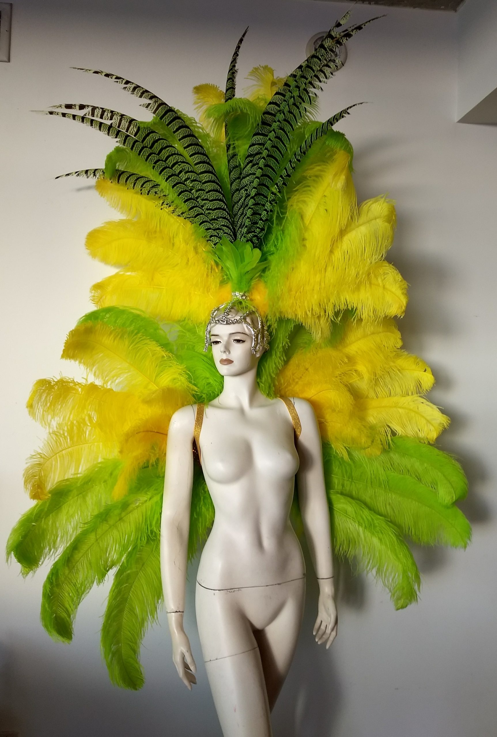 Stilt Walkers - Feather Design - Human Statue Bodyart