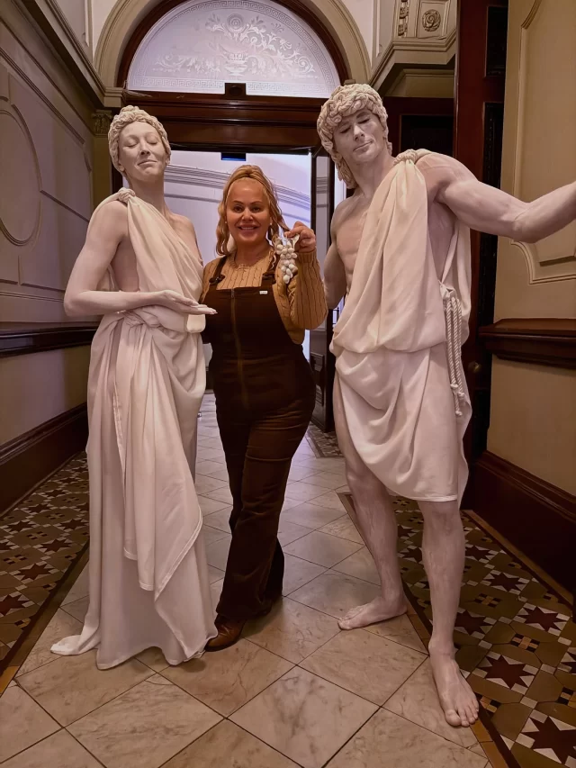 #greekstatues #livingstatues #bodyart #bodypainting #lhumanstatuebodyart