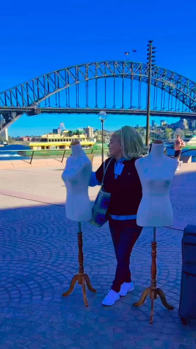 Lilli An Ashleigh Grace Human Statue Bodyart Sydneyoperahouse Nuix  @dfp #behindscenes