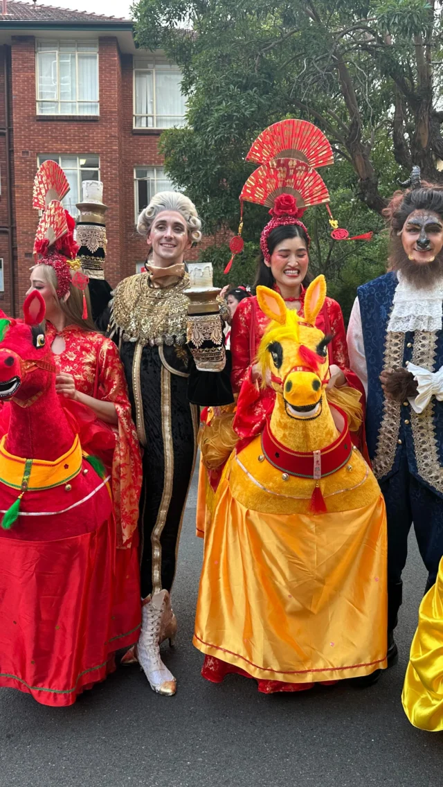 #lunarnewyear2026🐴🧧🪭 @eclairpiya babbie #willoughby #humanstatuebodyart